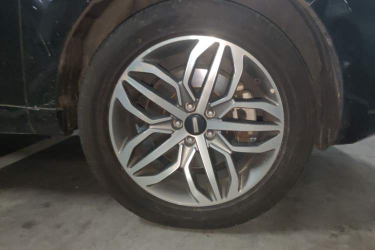 Used Wey VV5 2017 2.0T Ultra-Luxury Version Right Front Wheel Hub