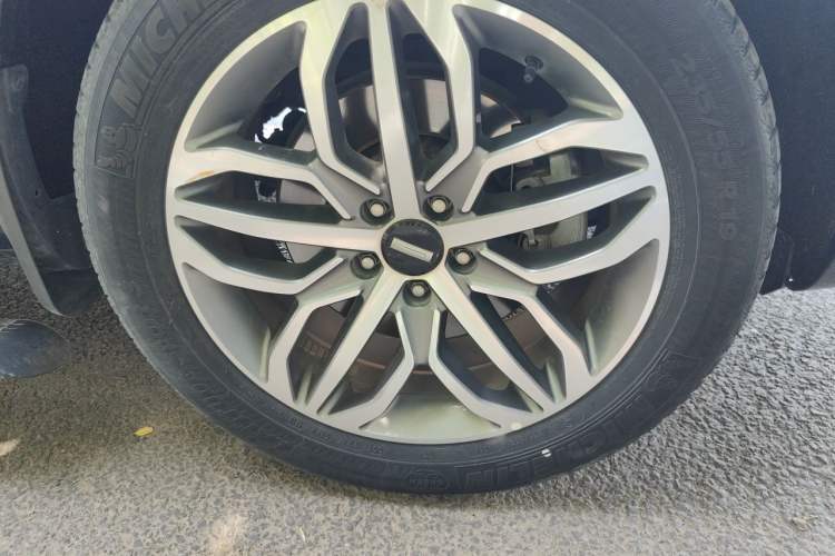 Used Wey VV5 2017 2.0T Ultra-Luxury Version Right Front Wheel Hub