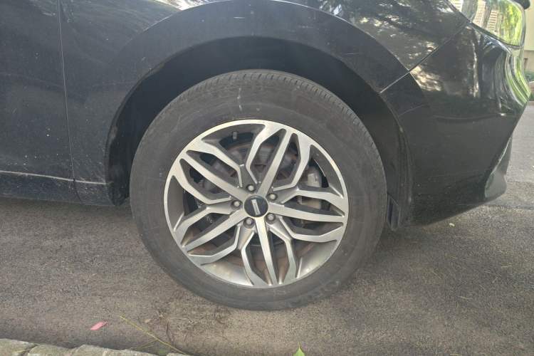 Used Wey VV5 2017 2.0T Ultra-Luxury Version Right Front Wheel Hub