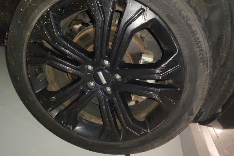 Used Wey VV5 2017 2.0T Ultra-Luxury Version Right Front Wheel Hub