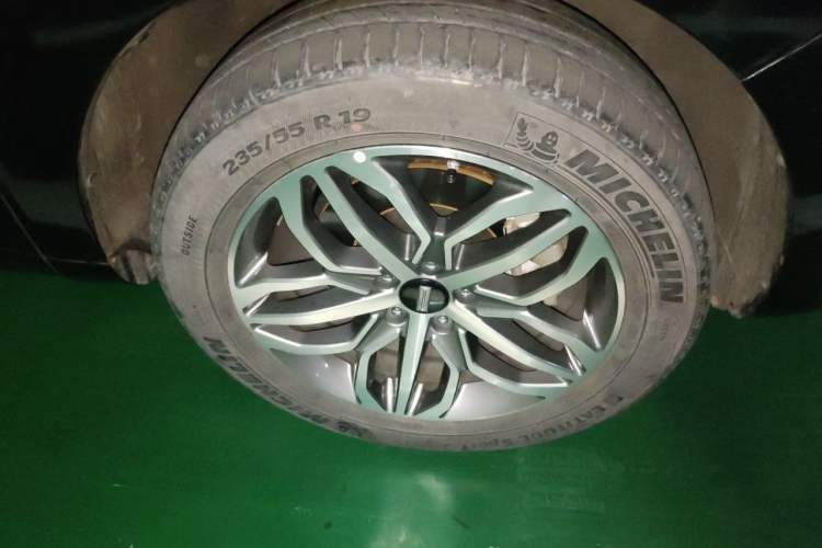 Used Wey VV5 2017 2.0T Ultra-Luxury Version Right Front Wheel Hub