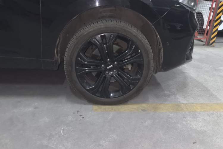 Used Wey VV5 2017 2.0T Flagship Edition Right Front Wheel Hub