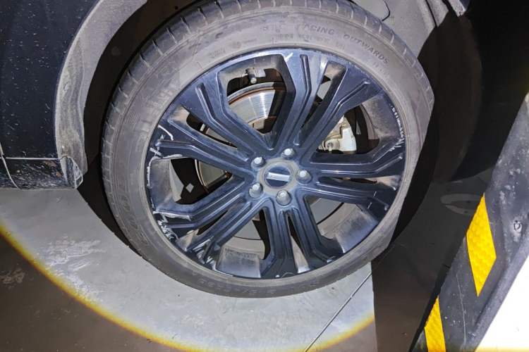 Used Wey VV5 2017 2.0T Flagship Edition Right Front Wheel Hub