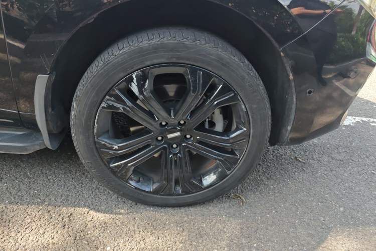 Used Wey VV5 2017 2.0T Flagship Edition Right Front Wheel Hub