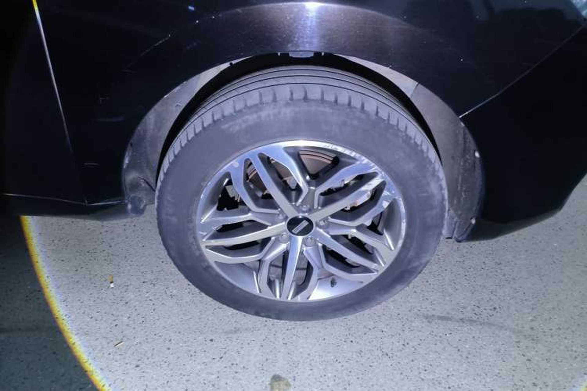 Used Wey VV5 2017 2.0T Ultra-Luxury Version Right Front Wheel Hub