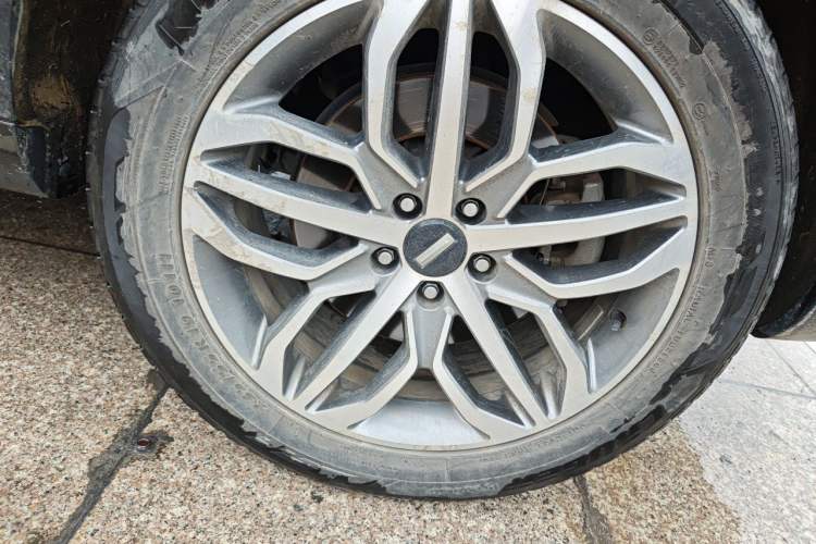 Used Wey VV5 2017 2.0T Ultra-Luxury Version Right Front Wheel Hub