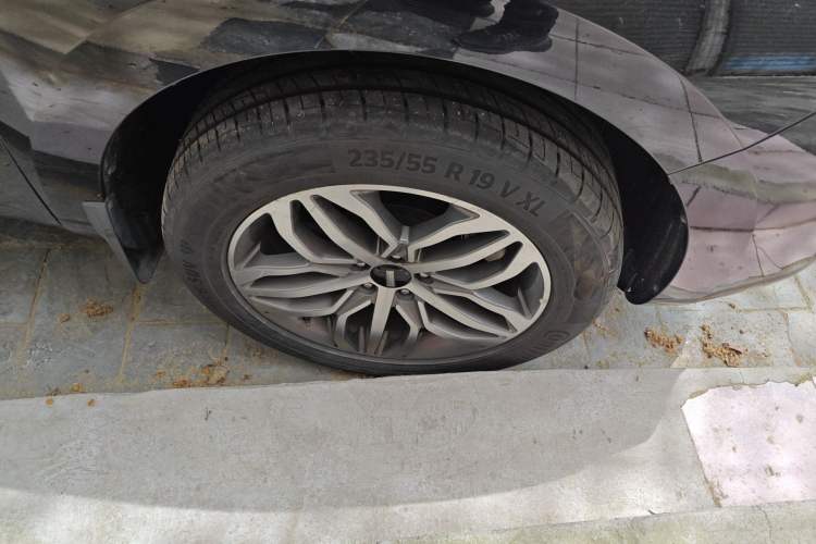 Used Wey VV5 2017 2.0T Ultra-Luxury Version Right Front Wheel Hub