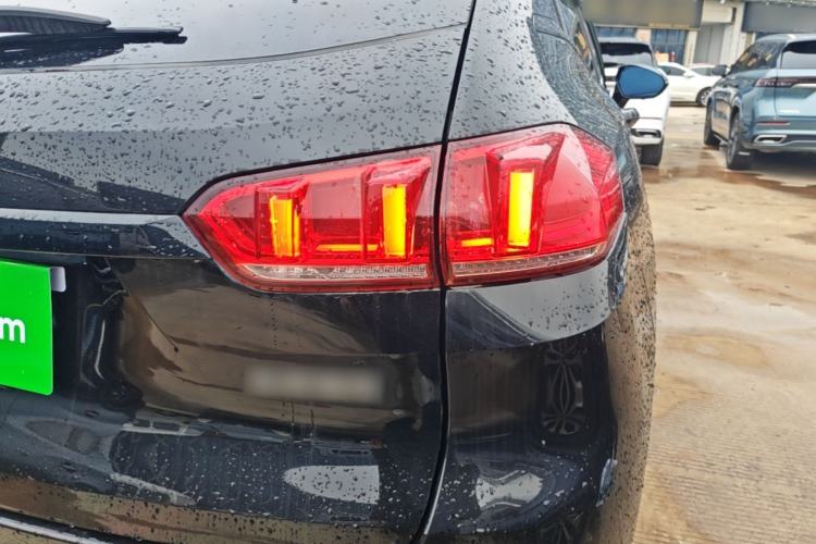 Used Wey VV5 2017 2.0T Ultra-Luxury Version Right Rear Taillight