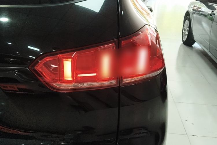Used Wey VV5 2017 2.0T Ultra-Luxury Version Right Rear Taillight