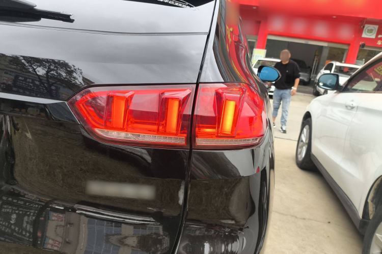 Used Wey VV5 2017 2.0T Ultra-Luxury Version Right Rear Taillight