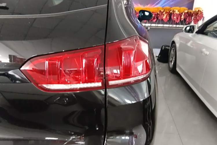 Used Wey VV5 2017 2.0T Flagship Edition Right Rear Taillight