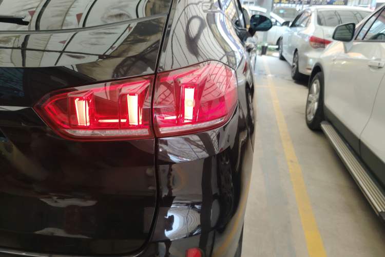Used Wey VV5 2017 2.0T Flagship Edition Right Rear Taillight