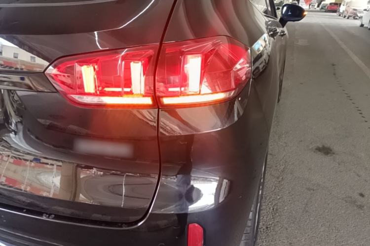 Used Wey VV5 2017 2.0T Ultra-Luxury Version Right Rear Taillight