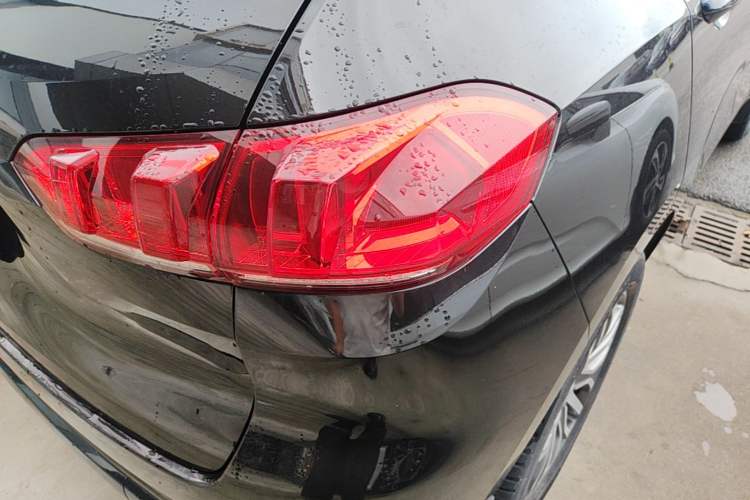 Used Wey VV5 2017 2.0T Ultra-Luxury Version Right Rear Taillight