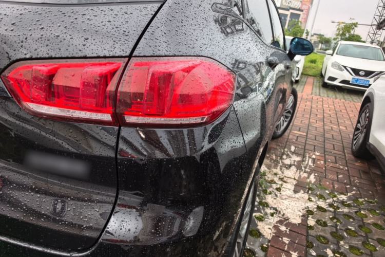 Used Wey VV5 2017 2.0T Ultra-Luxury Version Right Rear Taillight