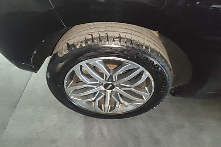 Used Wey VV5 2017 2.0T Ultra-Luxury Version Right Rear Wheel Hub