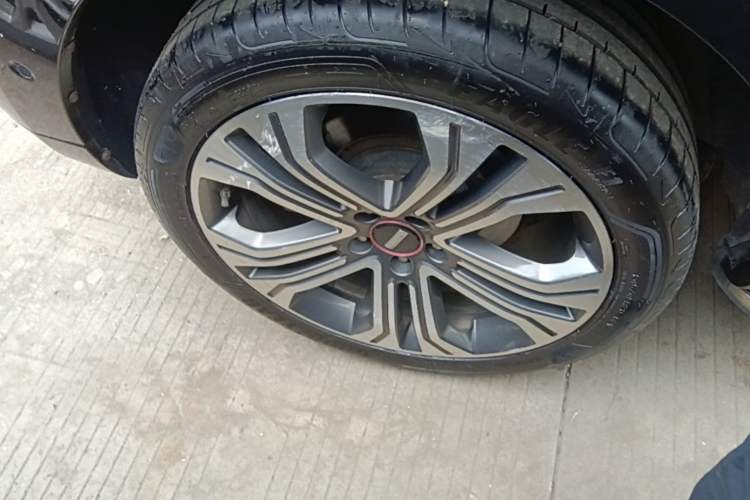 Used Wey VV5 2017 2.0T Flagship Edition Right Rear Wheel Hub