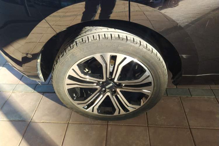 Used Wey VV5 2017 2.0T Flagship Edition Right Rear Wheel Hub