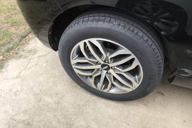 Used Wey VV5 2017 2.0T Ultra-Luxury Version Right Rear Wheel Hub