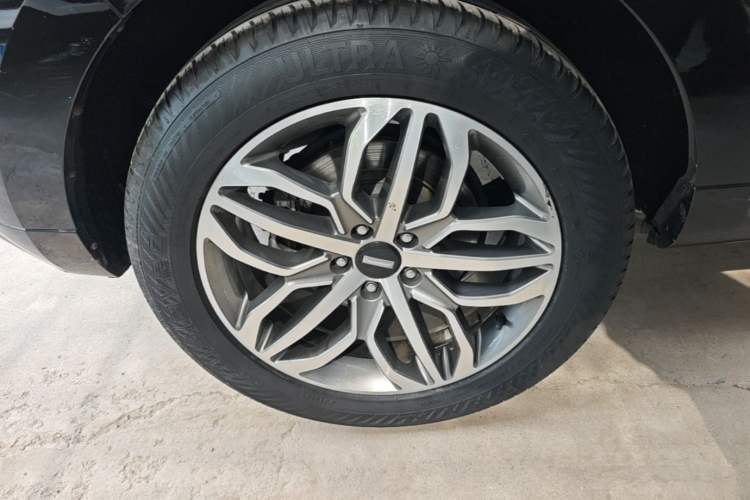 Used Wey VV5 2017 2.0T Ultra-Luxury Version Right Rear Wheel Hub