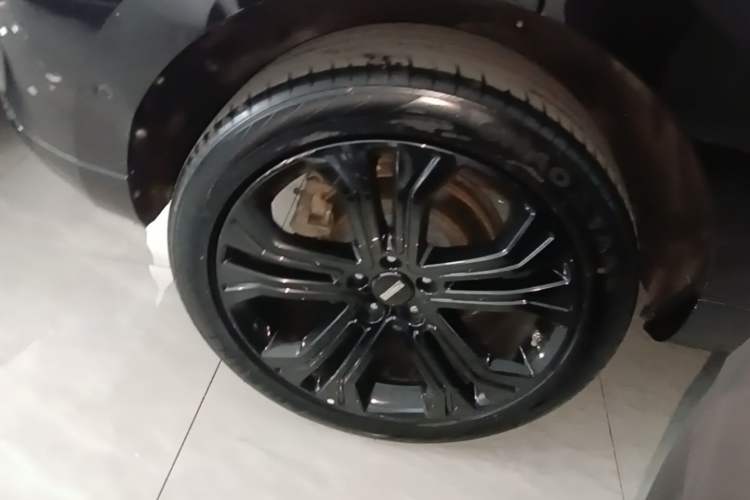 Used Wey VV5 2017 2.0T Flagship Edition Right Rear Wheel Hub