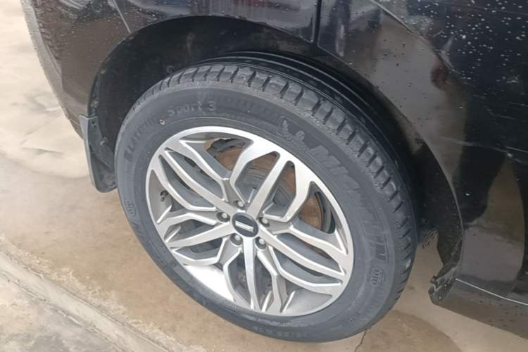 Used Wey VV5 2017 2.0T Ultra-Luxury Version Right Rear Wheel Hub