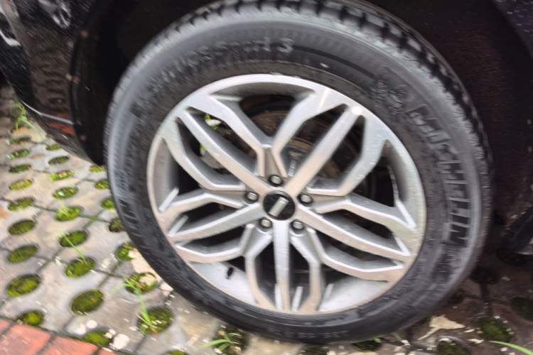 Used Wey VV5 2017 2.0T Ultra-Luxury Version Right Rear Wheel Hub