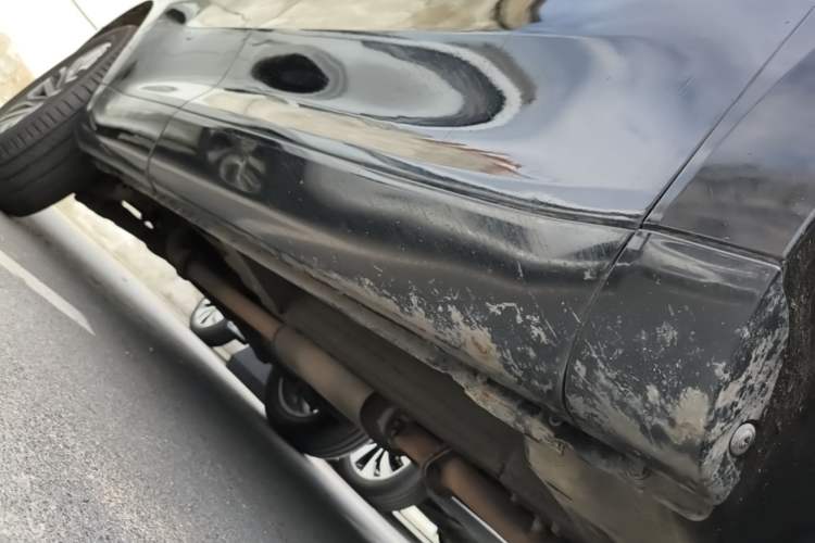 Used Wey VV5 2017 2.0T Ultra-Luxury Version Right Side Sill