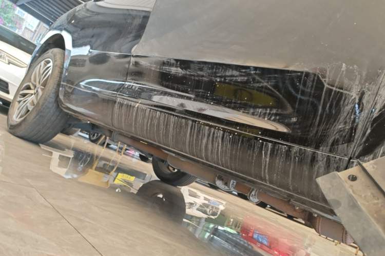 Used Wey VV5 2017 2.0T Ultra-Luxury Version Right Side Sill