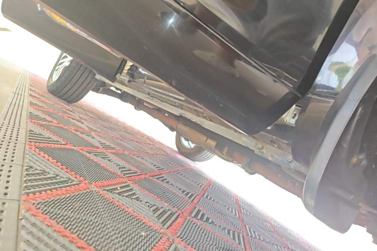 Used Wey VV5 2017 2.0T Ultra-Luxury Version Right Side Sill