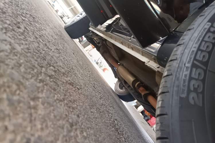 Used Wey VV5 2017 2.0T Ultra-Luxury Version Right Side Sill