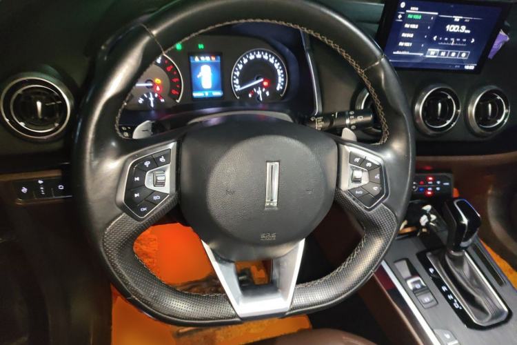 Used Wey VV5 2017 2.0T Ultra-Luxury Version Steering Wheel