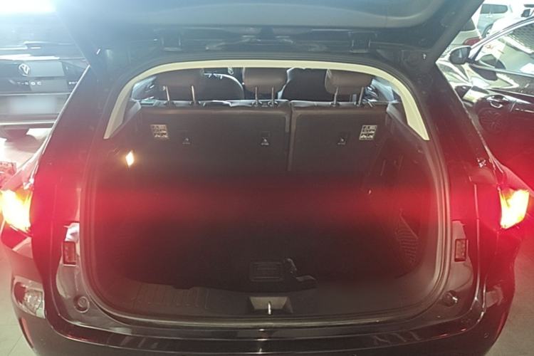 Used Wey VV5 2017 2.0T Ultra-Luxury Version Trunk