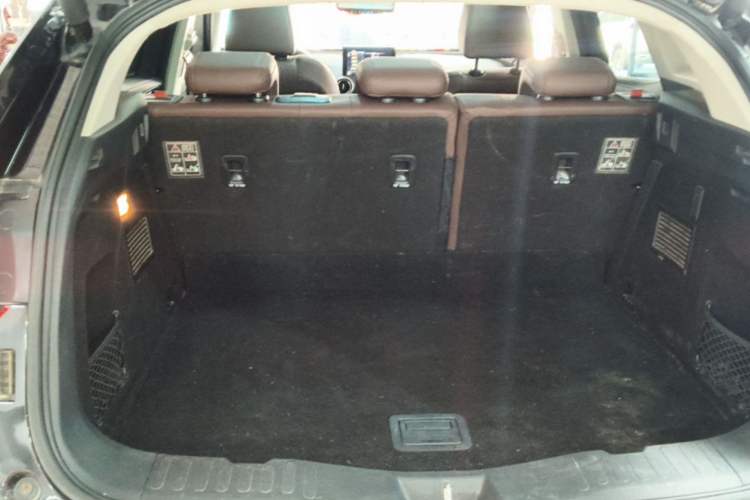 Used Wey VV5 2017 2.0T Ultra-Luxury Version Trunk