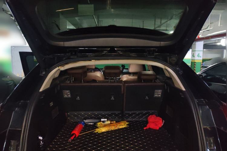 Used Wey VV5 2017 2.0T Ultra-Luxury Version Trunk