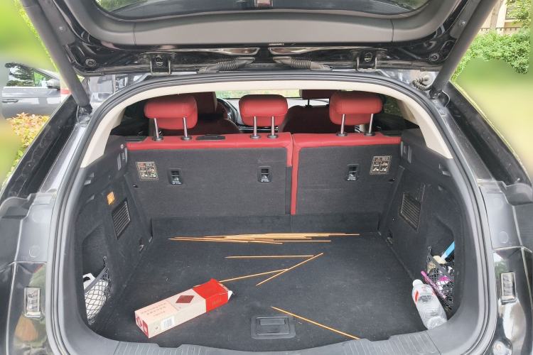 Used Wey VV5 2017 2.0T Ultra-Luxury Version Trunk