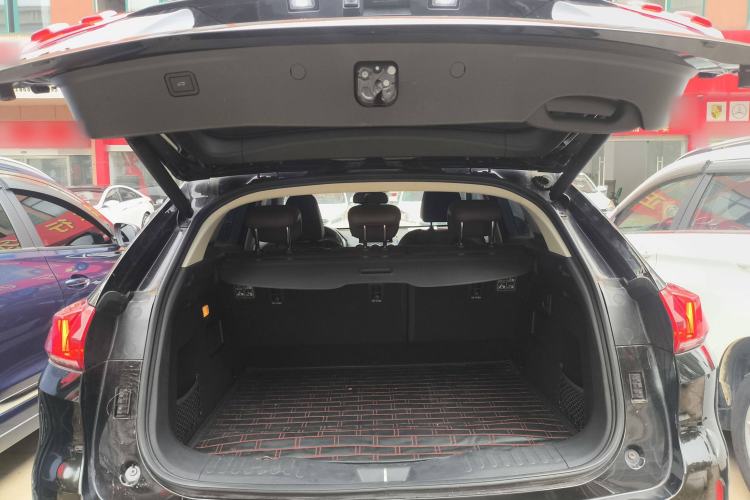 Used Wey VV5 2017 2.0T Ultra-Luxury Version Trunk