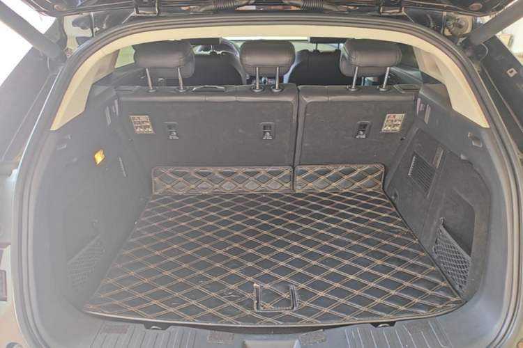 Used Wey VV5 2017 2.0T Ultra-Luxury Version Trunk
