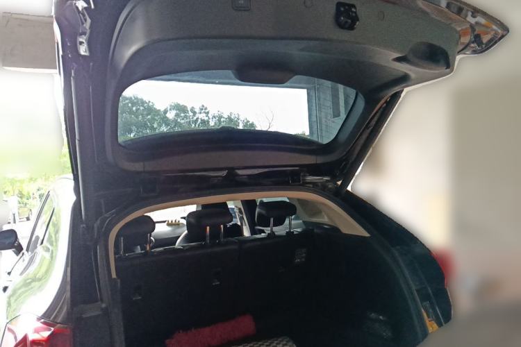 Used Wey VV5 2017 2.0T Ultra-Luxury Version Trunk