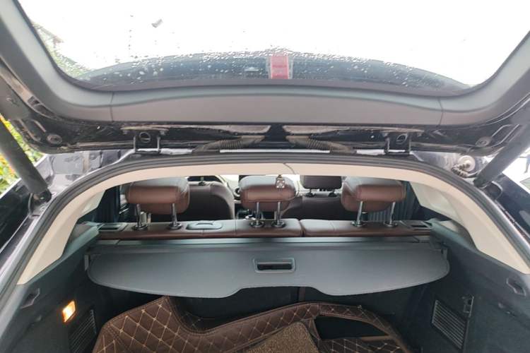 Used Wey VV5 2017 2.0T Ultra-Luxury Version Trunk
