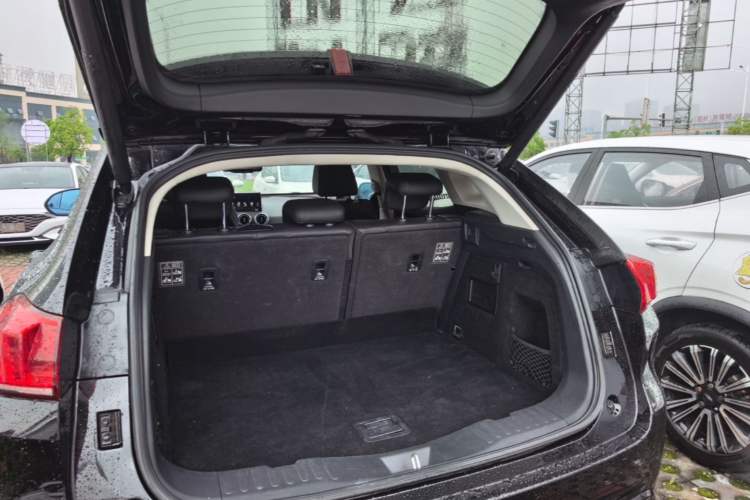 Used Wey VV5 2017 2.0T Ultra-Luxury Version Trunk