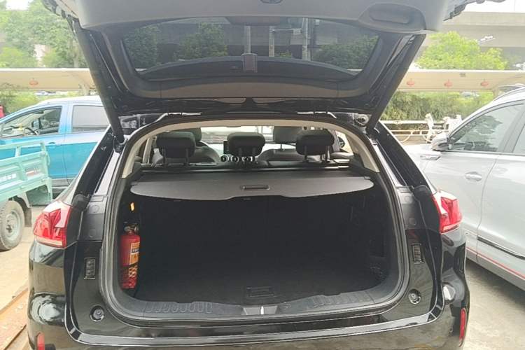 Used Wey VV5 2017 2.0T Ultra-Luxury Version Trunk