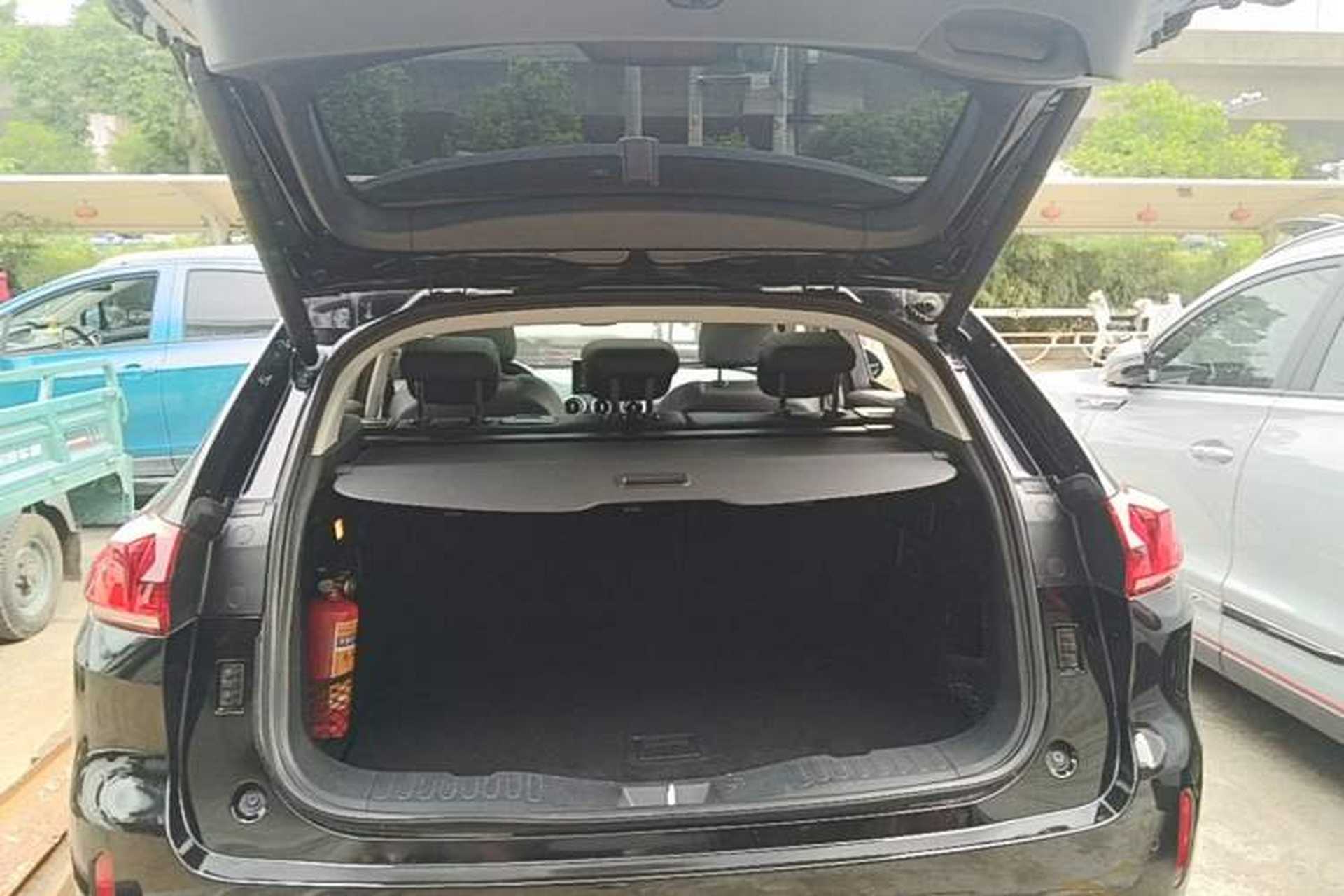 Used Wey VV5 2017 2.0T Ultra-Luxury Version Trunk