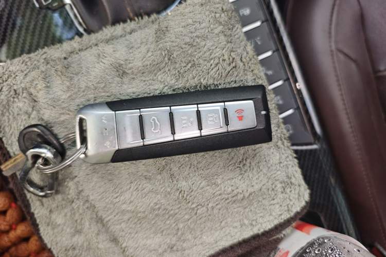 Used Wey VV5 2017 2.0T Flagship Edition Vehicle Key