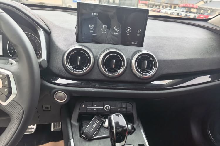 Used Wey VV5 2017 2.0T Ultra-Luxury Version Audio And AC Panel