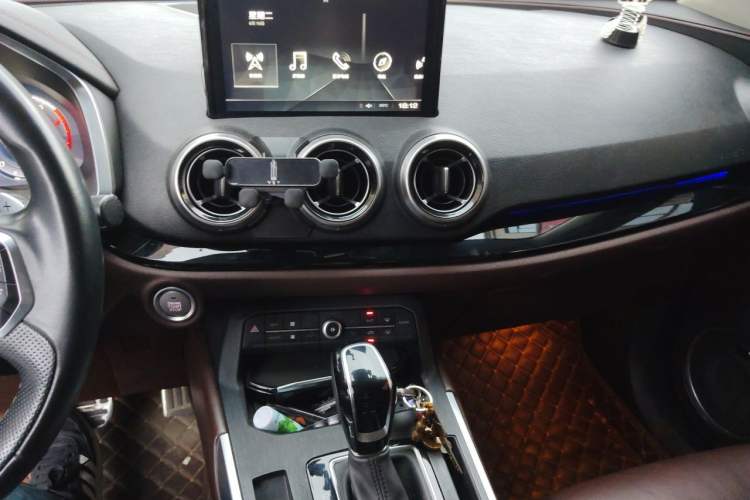 Used Wey VV5 2017 2.0T Flagship Edition Audio And AC Panel