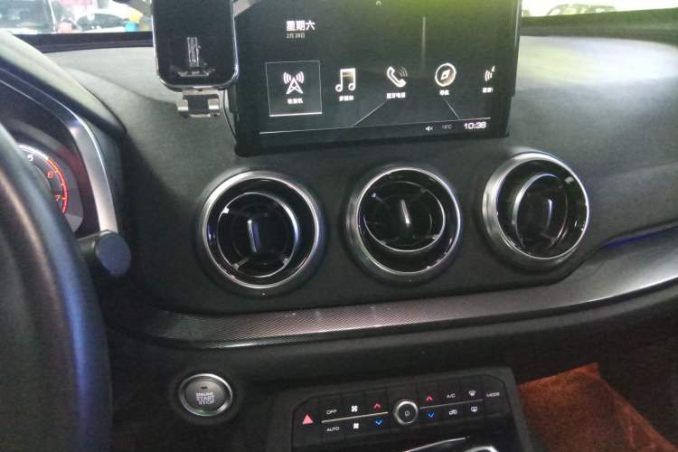 Used Wey VV5 2017 2.0T Flagship Edition Audio And AC Panel