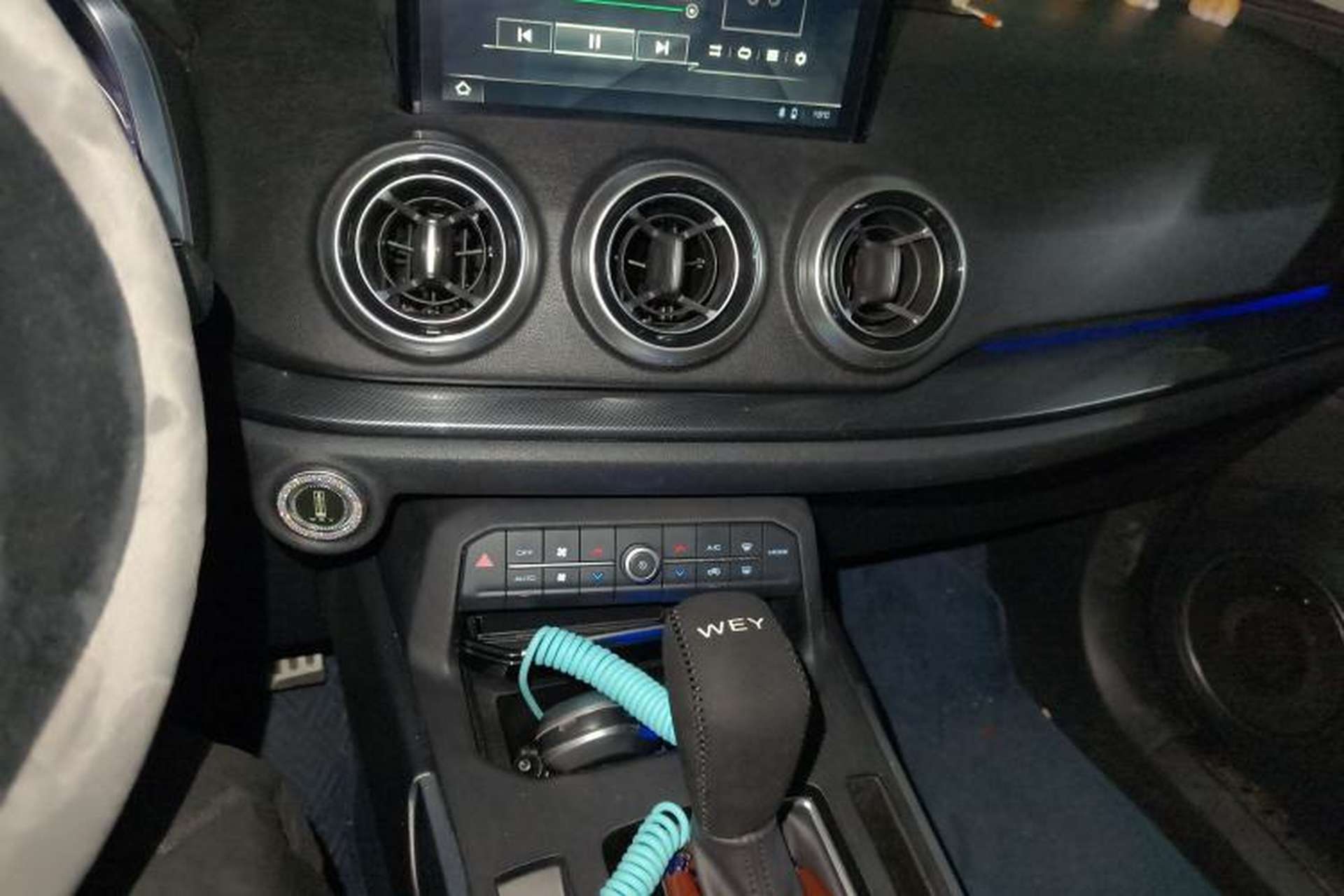 Used Wey VV5 2017 2.0T Ultra-Luxury Version Audio And AC Panel