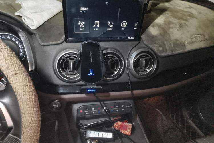 Used Wey VV5 2017 2.0T Ultra-Luxury Version Audio And AC Panel