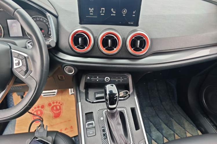 Used Wey VV5 2017 2.0T Ultra-Luxury Version Audio And AC Panel